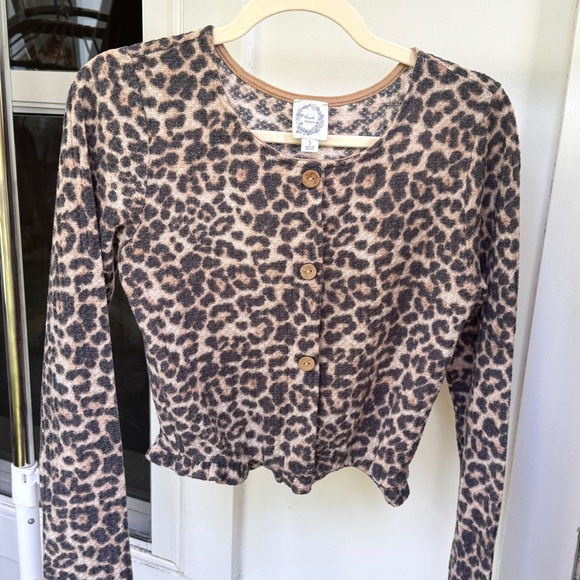Leopard Print Long Sleeve - Picture 1 of 8
